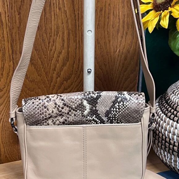 Brand New Tan Leather &  Snakeskin  Crossbody With Agate Stone Closure - Picture 9 of 13